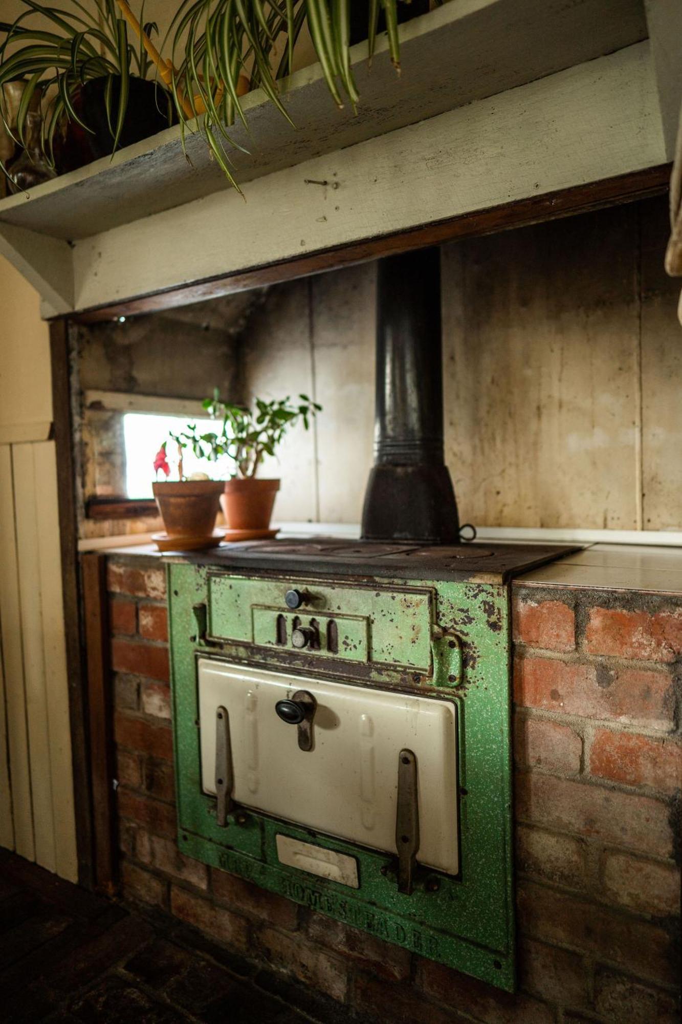 Cosy Farmstay: Green Cabin At Whispering Woods Beedelup Εξωτερικό φωτογραφία
