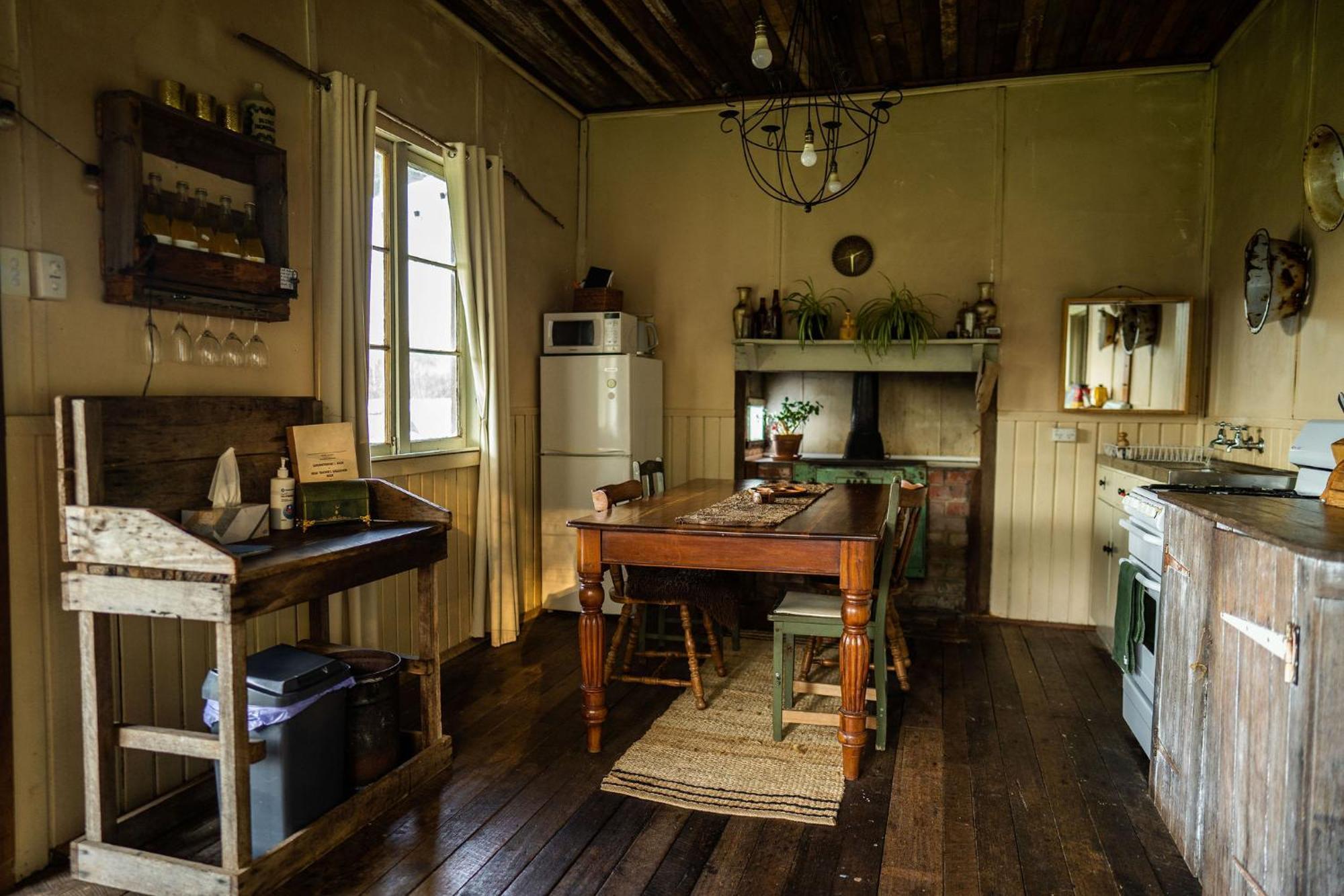 Cosy Farmstay: Green Cabin At Whispering Woods Beedelup Εξωτερικό φωτογραφία