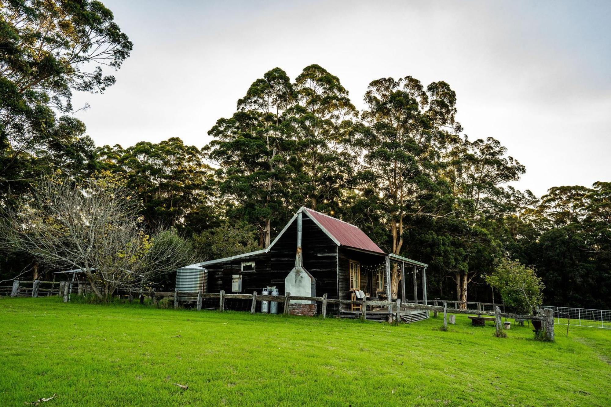 Cosy Farmstay: Green Cabin At Whispering Woods Beedelup Εξωτερικό φωτογραφία